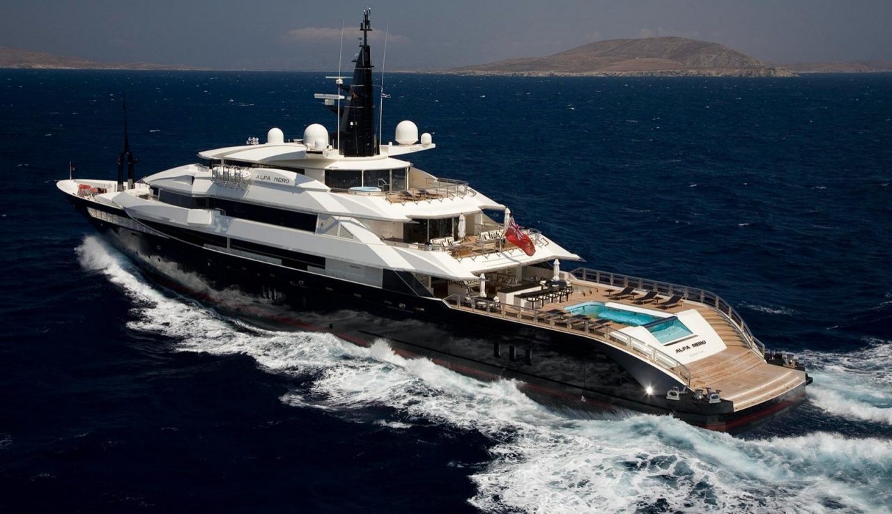 Το mega yacht Alfa Nero