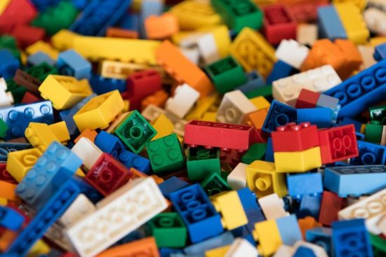 Lego: Σταματά να στέλνει… τα τουβλάκια της στη Ρωσία