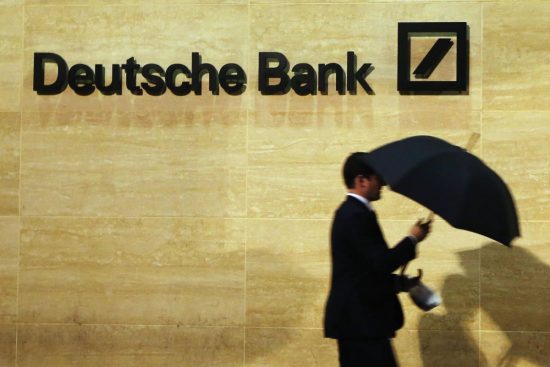 Deutsche Bank: Έρχεται «κύμα χρεοκοπίας» στις ΗΠΑ – Τι εκτιμούν για την Ευρώπη