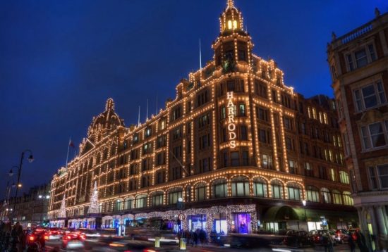 Πανικός έξω από τα Harrods: Εικόνες “ασφυξίας” και συνωστισμού (video)