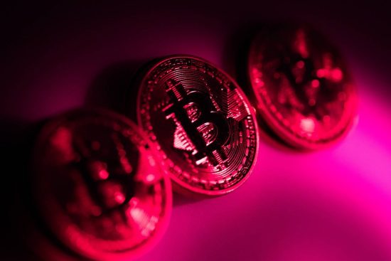 Bitcoin: Συνεχίζεται το ξέφρενο ράλι ανόδου – Νέο ρεκόρ πάνω από τα 51.000 δολάρια