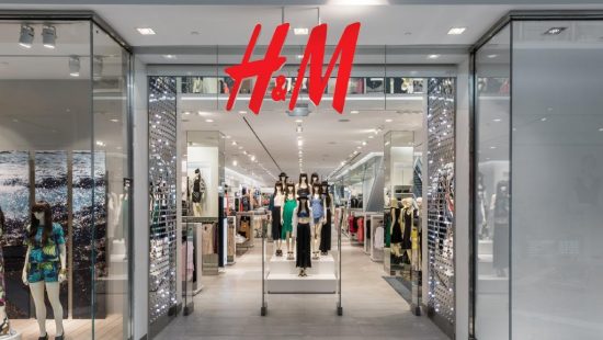 H&M: Γιατί τα καταστήματα της αλυσίδας εξαφανίστηκαν από τους online χάρτες στην Κίνα