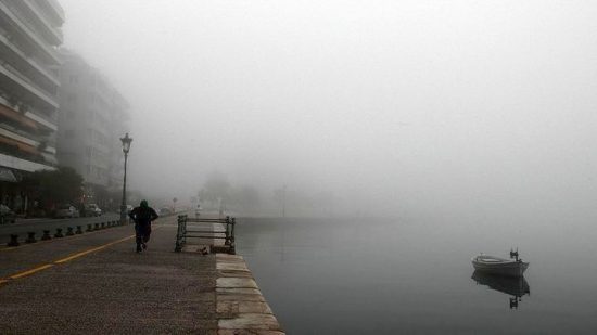 Καιρός: Σκόνη, ομίχλη και υψηλές θερμοκρασίες