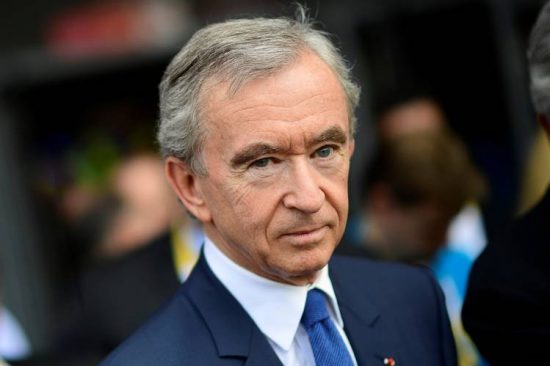 Στα χέρια του Bernard Arnault της Louis Vuitton η Tiffany, με μειωμένη τιμή