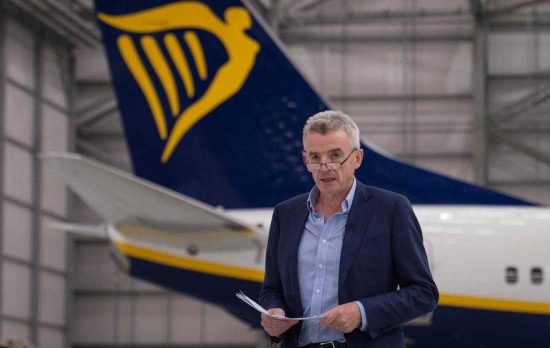 Ryanair: Σχεδόν σταθερές αναμένονται οι τιμές των εισιτηρίων στην αιχμή της ταξιδιωτικής περιόδου