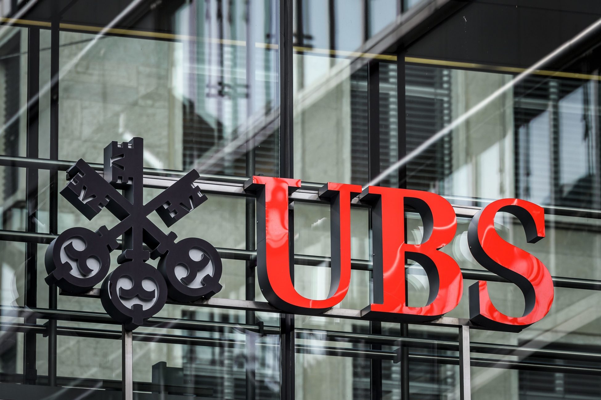 S&P: Υποβάθμισε σε αρνητικό το outlook της UBS