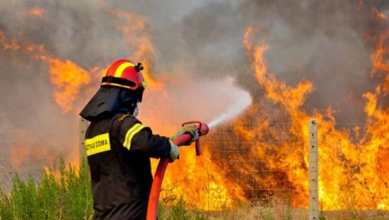 Πυρκαγιά σε δασική έκταση στην Κορινθία