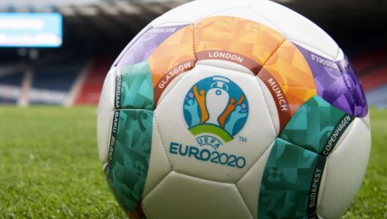 Euro 2020: Κατέρρευσε στο γήπεδο ο Έρισκεν- Διακόπηκε ο αγώνας