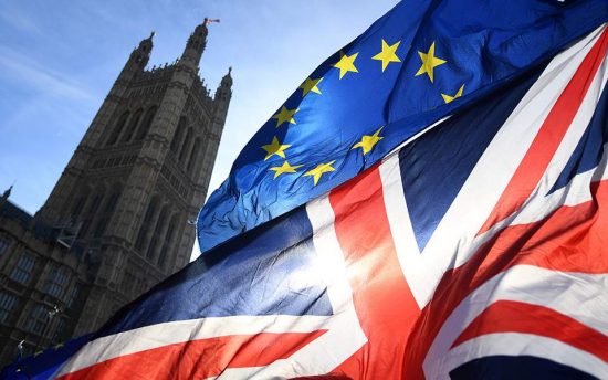 Brexit: Έως και 7.000 νταλίκες μπορεί να μπλοκαριστούν στα σύνορα αν δεν υπάρξει συμφωνία για τις εμπορικές σχέσεις με την ΕΕ