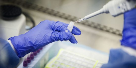 Με δωρεά του Θανάση Μαρτίνου 200.000 Rapid Tests κορονοϊού στην Ελλάδα