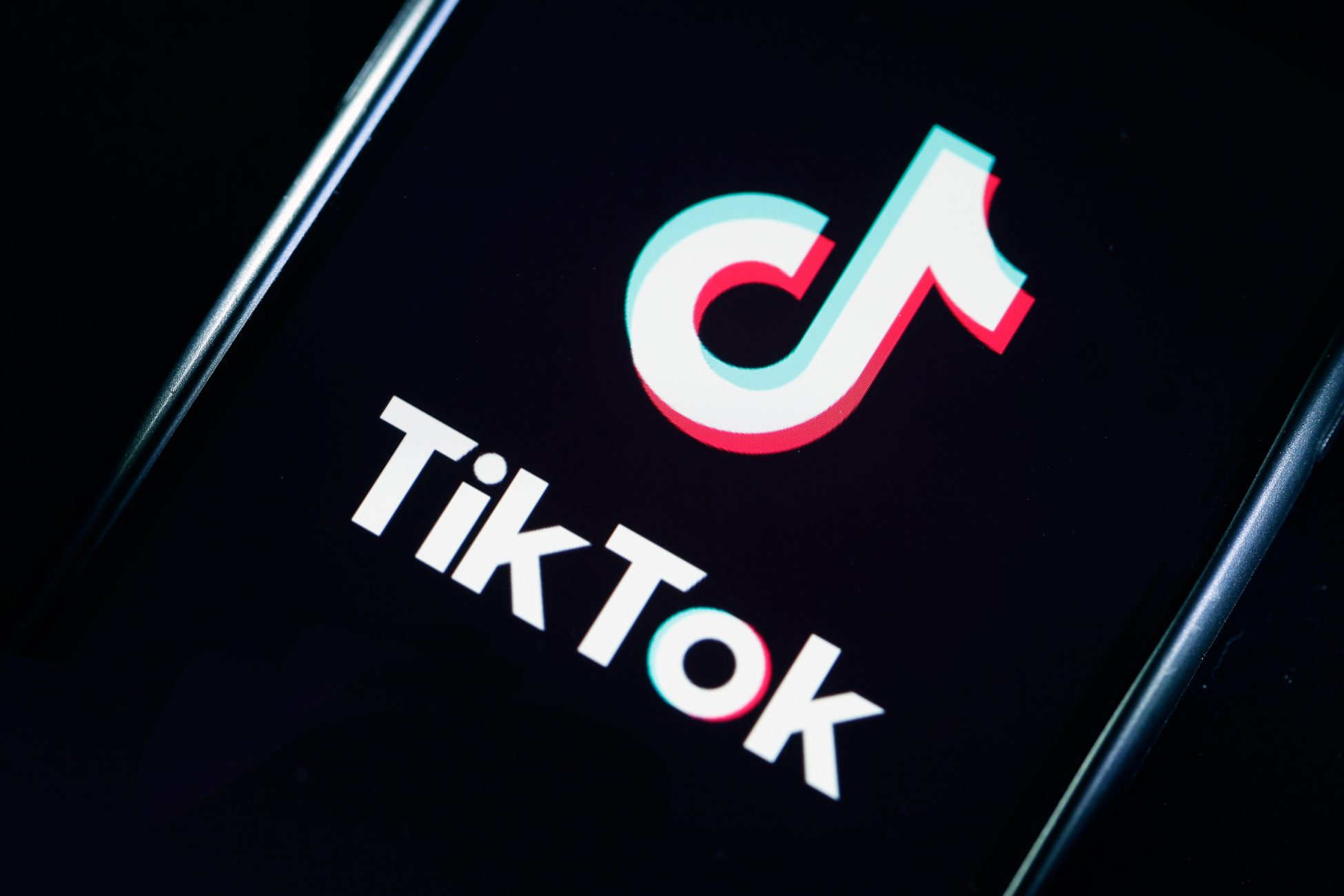 Τα έσοδα του TikTok στις ΗΠΑ αγγίζουν τα 16 δις δολάρια καθώς η Ουάσιγκτον απειλεί με απαγόρευση, αναφέρει η FT