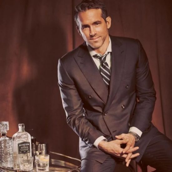 Η Diageo αγόρασε το brand του Ryan Reynolds έναντι 515 εκατομμυρίων ευρώ