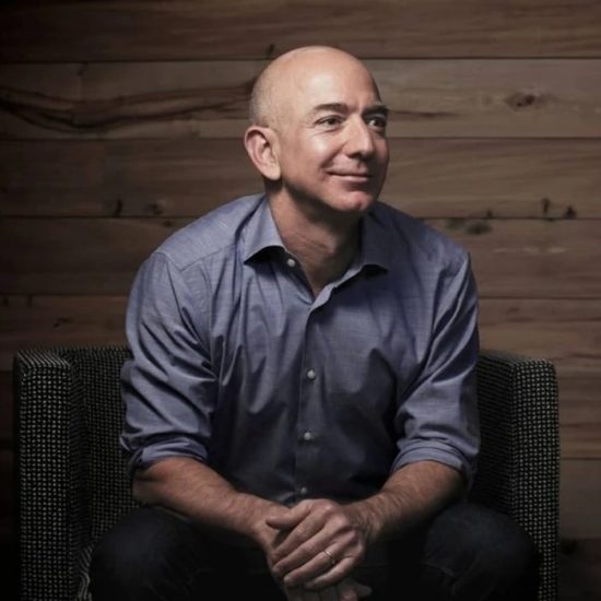 O Jeff Bezos “σπάει”΄ξανά το ρεκόρ του πλούτου του ξεπερνώντας τα 200 δισεκατομμύρια δολάρια