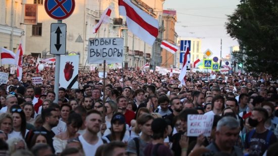 Λευκορωσία: Χιλιάδες διαδηλωτές στο Μινσκ ζητούν την παραίτηση του Λουκασένκο