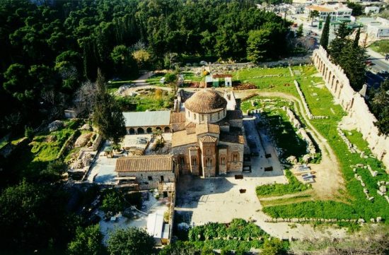 Μονή Δαφνίου: Από τον Απόλλωνα και το χριστιανισμό ως τον Ιμπέριο και τη Μαργαρώνα