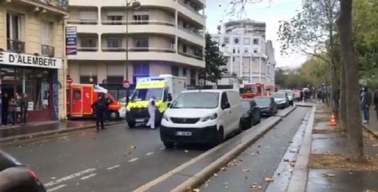 Συνελήφθη ύποπτος για την επίθεση με μαχαίρι κοντά στα πρώην γραφεία του Charlie Hebdo – Τέσσερις τραυματίες (upd)