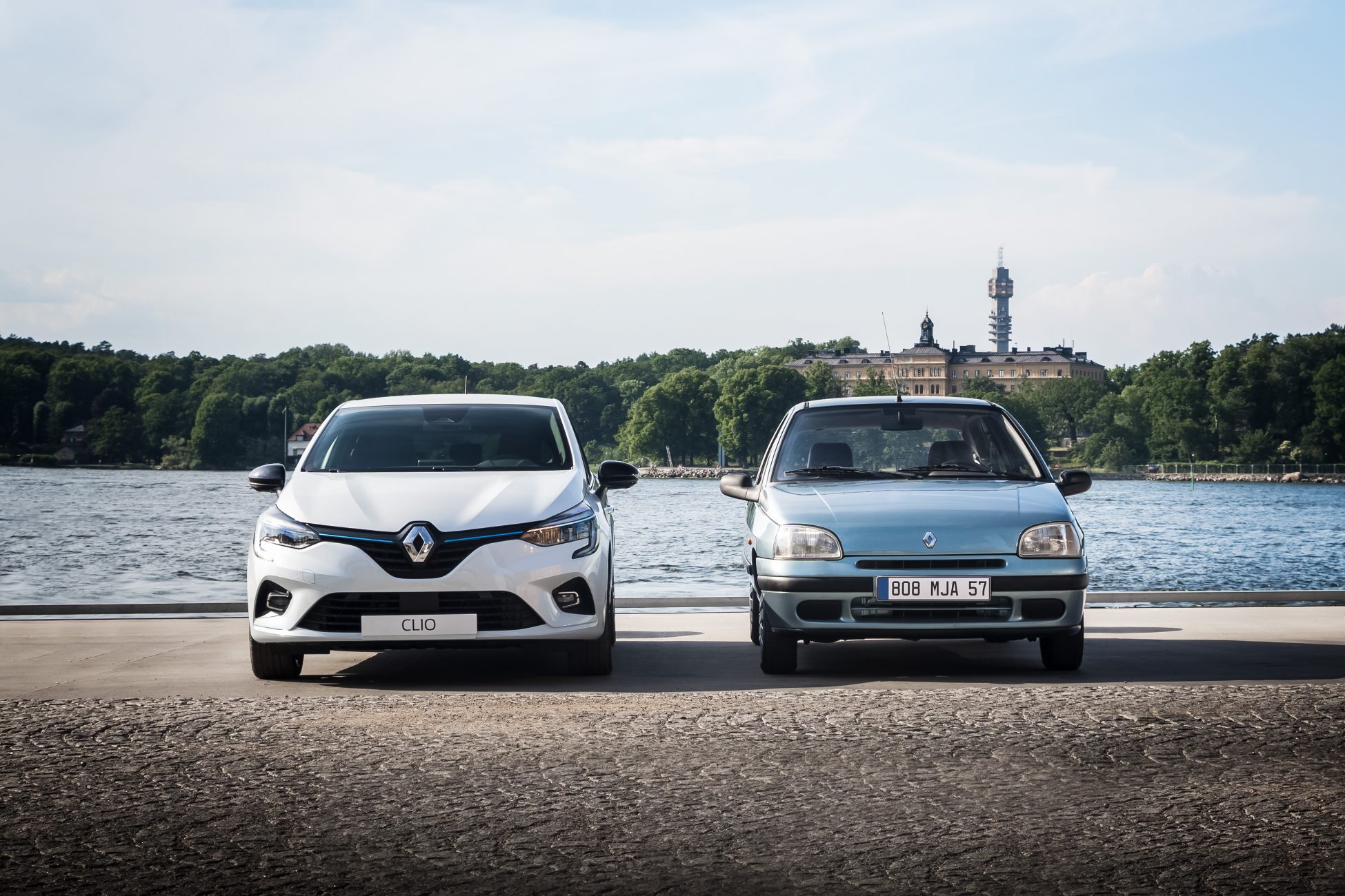 Μεγαλώσαμε μαζί: Το Renault CLIO έγινε 30 ετών!