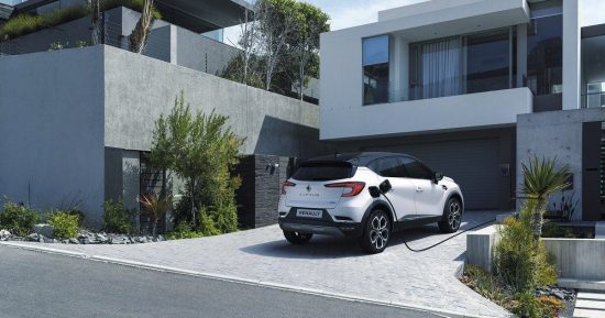 Το νέο Renault CAPTUR είναι επαναφορτιζόμενο!