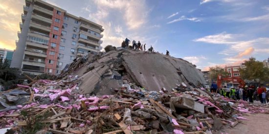 Τουρκία: Στους 35 αυξήθηξαν οι νεκροί στη Σμύρνη από τον φονικό σεισμό – Εκατοντάδες τραυματίες στα νοσοκομεία (upd)