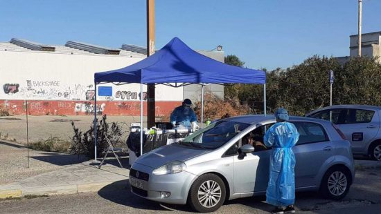 Κορονοϊός: Τι έδειξαν οι έλεγχοι drive through testing του ΕΟΔΥ