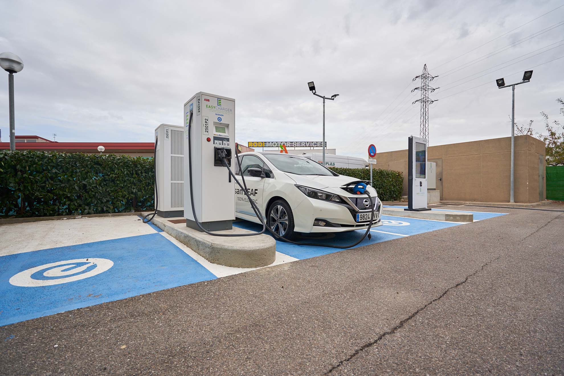 Η Nissan και η Easycharger κάνουν πραγματικότητα τα ταξίδια μεγάλων αποστάσεων με ηλεκτρικά οχήματα