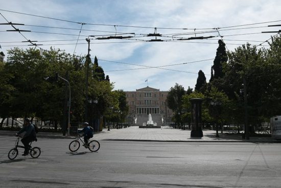 Lockdown: Τι αλλάζει σε μετακινήσεις και απαγόρευση κυκλοφορίας-Δωρεάν rapid test για όλους στα φαρμακεία