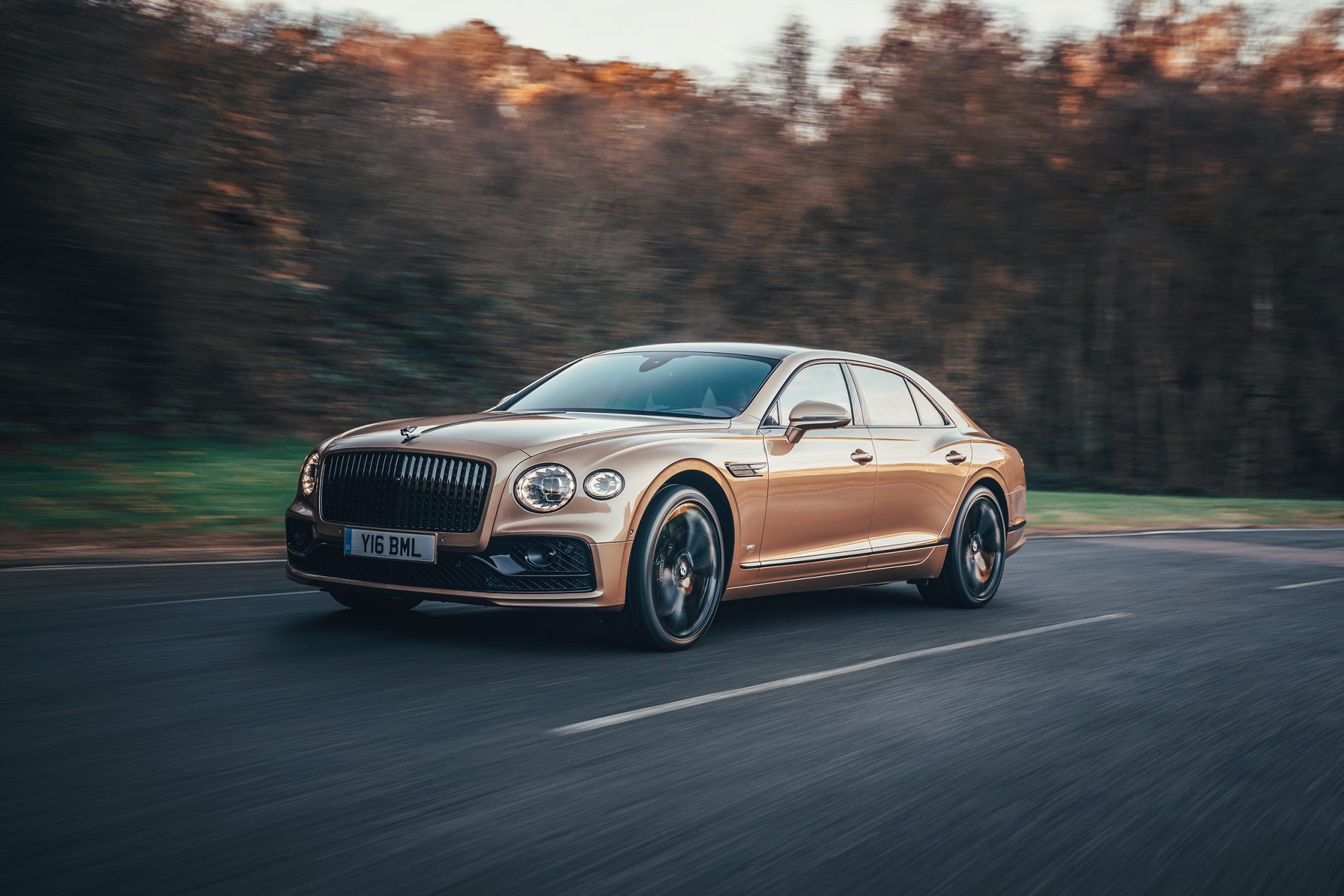 Bentley: Ο προηγμένος V8 κινητήρας της νέας Flying Spur