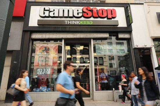 «Τρένο» η μετοχή της GameStop: Στο +20% λίγο μετά το άνοιγμα της Wall Street