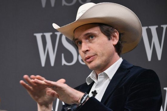 Kimbal Musk: Ο μικρότερος αδελφός του Elon Musk πούλησε μετοχές της Tesla αξίας 25,6 εκατ. δολαρίων