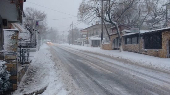 Κακοκαιρία «Μήδεια»: Παγετός στους δρόμους-Επί ποδός η Πολιτική Προστασία για να αποκατασταθούν οι βλάβες