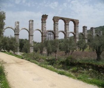 Το ρωμαϊκό υδραγωγείο της Μόριας κινδυνεύει – Μέτρα για τη σωτηρία του