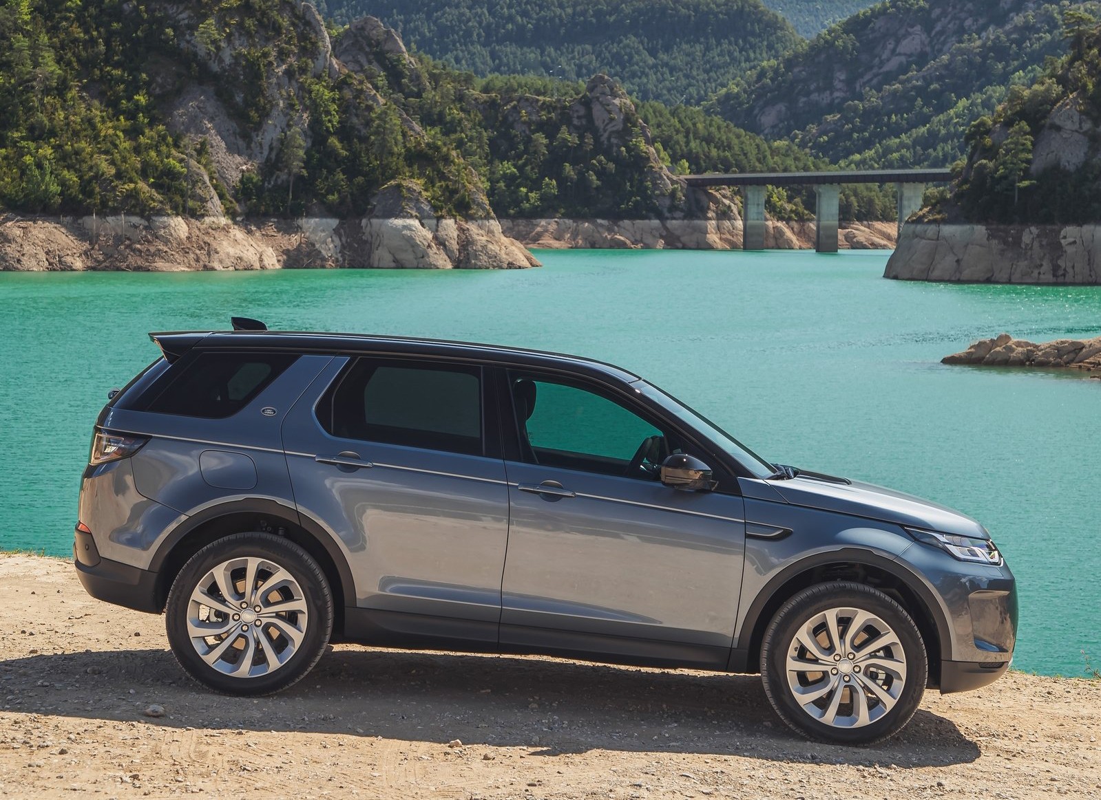 Δοκιμάζουμε το επαναφορτιζόμενο Discovery Sport!