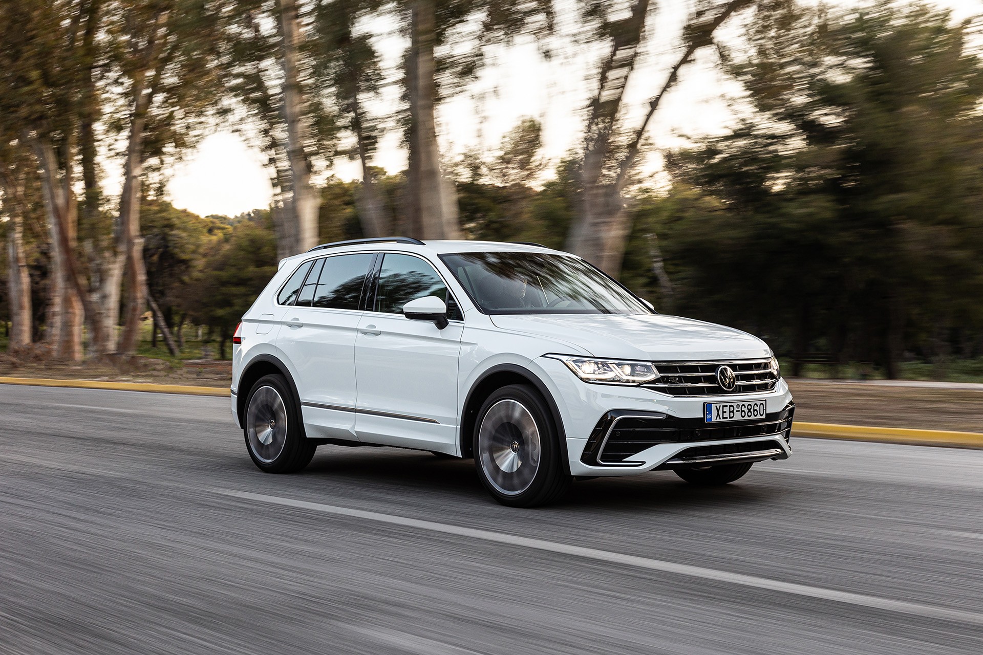 VW Tiguan: Στην Ελλάδα, τιμές από €25χιλ.