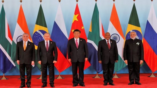 BRICS: Να αρθούν προσωρινά οι πατέντες των εμβολίων