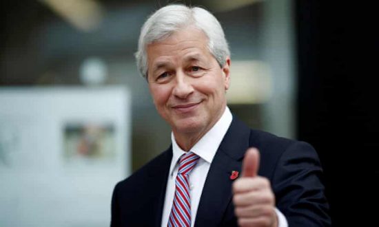 Jamie Dimon: «Απίστευτες» οι δυνατότητες της τεχνητής νοημοσύνης για τον τραπεζικό κλάδο