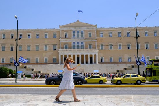 Το 4ο κύμα αποσυντονίζει όλη την προσπάθεια 17 μηνών – Σε επιφυλακή το ΕΣΥ