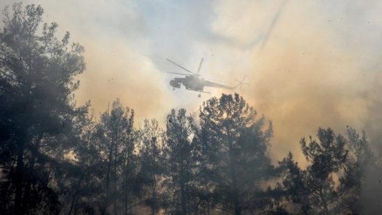 Φωτιές: Ποια η κατάσταση σε Γορτυνία, Ηλεία, Μάνη και Εύβοια – Μάχη με τις αναζωπυρώσεις