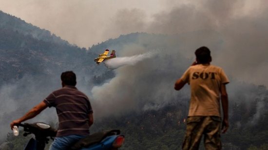 Τουρκία: Αναζωπυρώθηκαν οι πυρκαγιές, στις φλόγες θερμοηλεκτρικός σταθμός (upd)