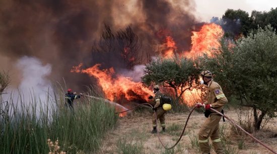 Πυρκαγιά στην Αττική: Μήνυμα από 112 για εκκένωση Σταμάτας – Ροδόπολης