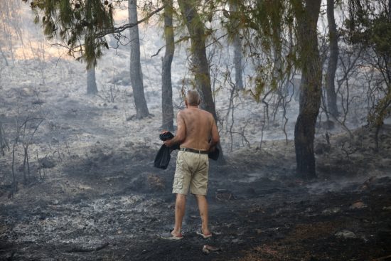 ΙΣΑ: Ενεργοποιήθηκε η γραμμή 1110 για την παροχή ψυχολογικής υποστήριξης στους πυροπαθείς