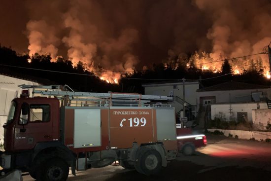 Φωτιά στην Εύβοια: Αγωνία για το μέτωπο στην Ιστιαία – «Θα καούμε σαν τα ποντίκια», λένε οι κάτοικοι