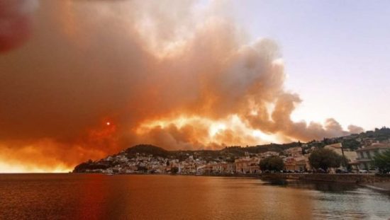 Λιμενικό: 2.284 απεγκλωβισμοί από πυρόπληκτες περιοχές