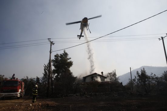 Βίλια: Ζημιές σε σπίτια στον Προφήτη Ηλία – Κυκλοφοριακές ρυθμίσεις από την Τροχαία, για εμπρησμό έκανε λόγο ο Δήμαρχος Μάνδρας