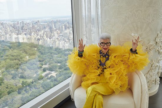 Η H&M και το ατρόμητo style icon, Iris Apfel, έδωσαν τα χέρια για μια μοναδική συνεργασία