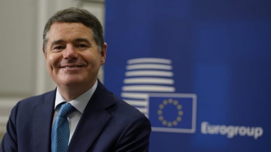 Ντόναχιου: Ιστορική στιγμή η απόφαση του Eurogroup για τα μέτρα ελάφρυνσης του ελληνικού χρέους