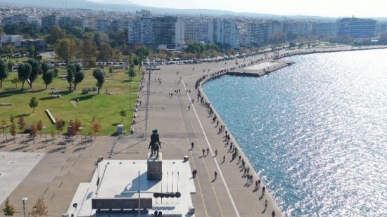 Με μίνι lockdown φλερτάρει η Θεσσαλονίκη – Την Τετάρτη οι αποφάσεις