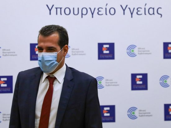 Πλεύρης: Εκτός ΕΣΥ από 31 Μαρτίου οι ανεμβολίαστοι υγειονομικοί