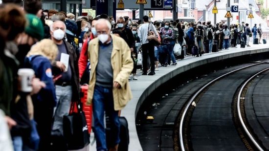 Γερμανία: Επιπλέον μέτρα κατά της COVID-19 ζητούν οι εντατικολόγοι