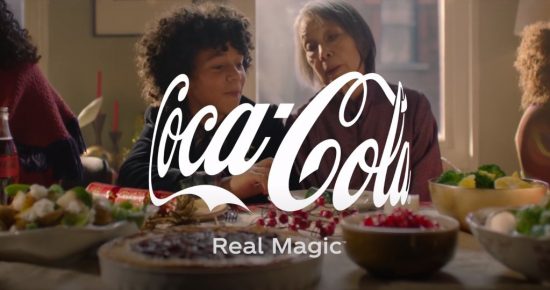 Η Coca-Cola παρουσιάζει τη νέα Χριστουγεννιάτικη καμπάνια της στο πλαίσιο της πλατφόρμας Real MagicTM