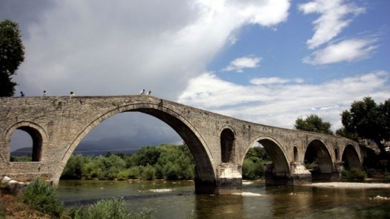 Κορονοϊός: Ακόμη τρεις περιοχές μπαίνουν στο βαθύ κόκκινο